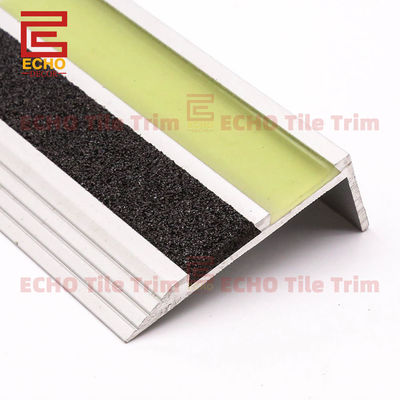 تلألؤ على شكل حرف L من الألومنيوم لحواف الدرج